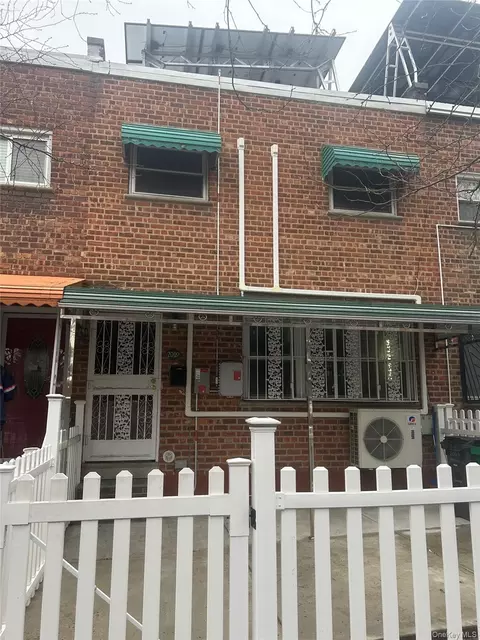 2009 Chatterton Ave, New York, NY 10472