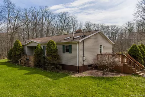 264 Mountain Rd, Greenville, NY 12771