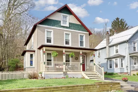 17 1st Ave, Minisink, NY 12550