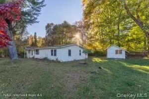 42 Dixon Ave, Woodstock, NY 12498