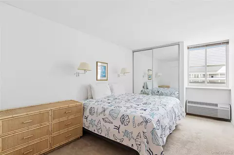 Bedroom - 261 Dune Rd #5, Westhampton Beach, NY 11978 photo 2 of 3
