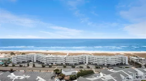 View/Area - 261 Dune Rd #5, Westhampton Beach, NY 11978 photo 2 of 3