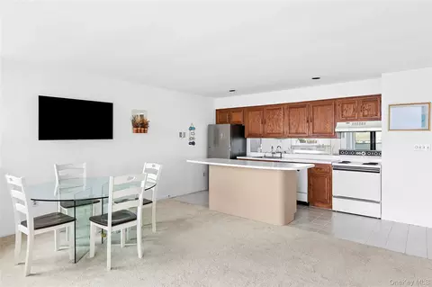 Dining - 261 Dune Rd #5, Westhampton Beach, NY 11978 photo 1 of 1