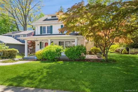 102 Reid Ave, North Hempstead, NY 11050