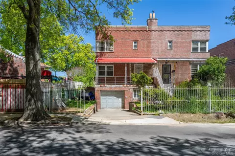 1711 Mansion St, New York, NY 10460
