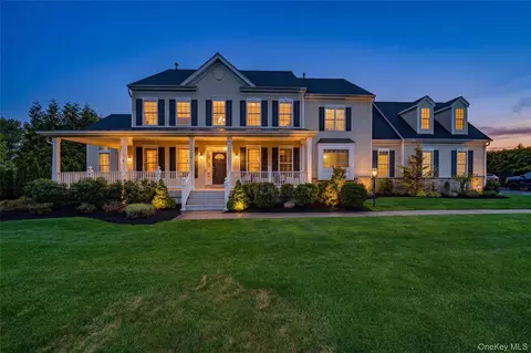 4 Indianwood Ct, Wading River, NY 11792