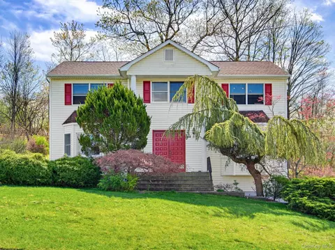 31 Dunnigan Dr, Pomona, NY 10970