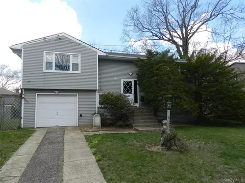 63 Monroe Ave, Massapequa, NY 11758