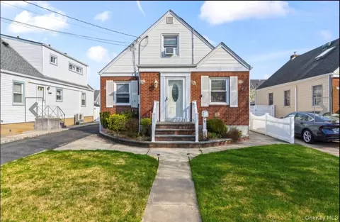 117 Goldie Ave, North Bellmore, NY 11710