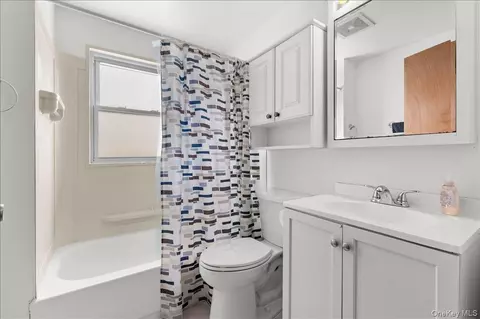 Bath - 51 Audrey Ave, Plainview, NY 11803 photo 2 of 2
