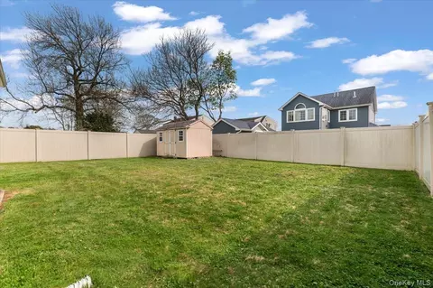 Exterior - 51 Audrey Ave, Plainview, NY 11803 photo 4 of 4