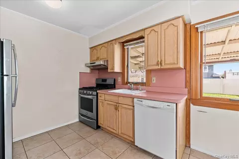 Kitchen - 51 Audrey Ave, Plainview, NY 11803 photo 2 of 2