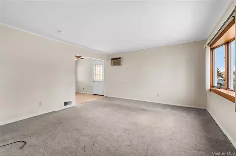 Living - 51 Audrey Ave, Plainview, NY 11803 photo 1 of 4