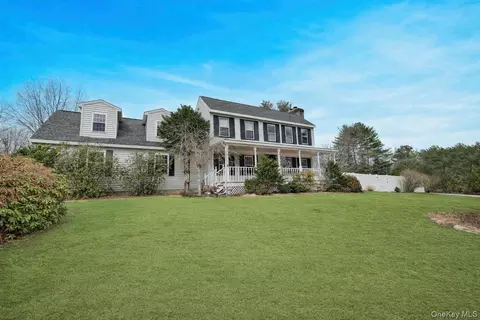 8 Coriander Dr, Fort Edward, NY 12828