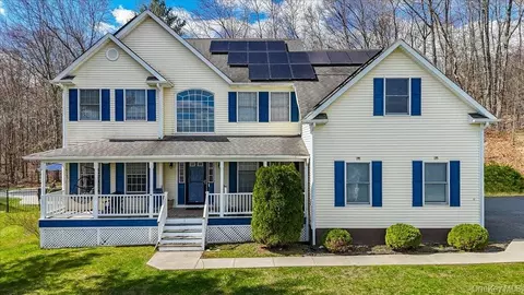 17 Long View Dr, Minisink, NY 10988