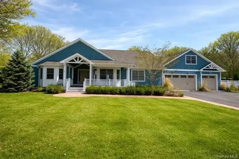 117 Hedges Ave #201, Brookhaven, NY 11772