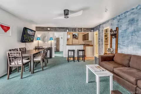 141 Harbor Walk #141, Sayville, NY 11782