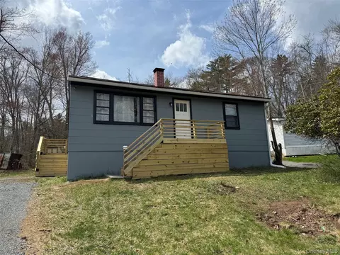 5 Lucky Ln, Tusten, NY 12764