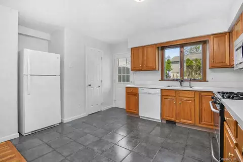 Kitchen - 21 W Division St, Greenwich, CT 06830 photo 1 of 1