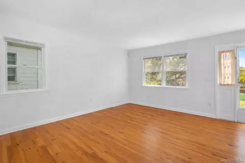 Living - 21 W Division St, Greenwich, CT 06830 photo 2 of 3