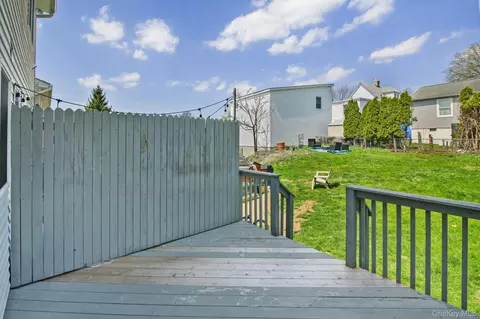 Exterior - 21 W Division St, Greenwich, CT 06830 photo 3 of 4