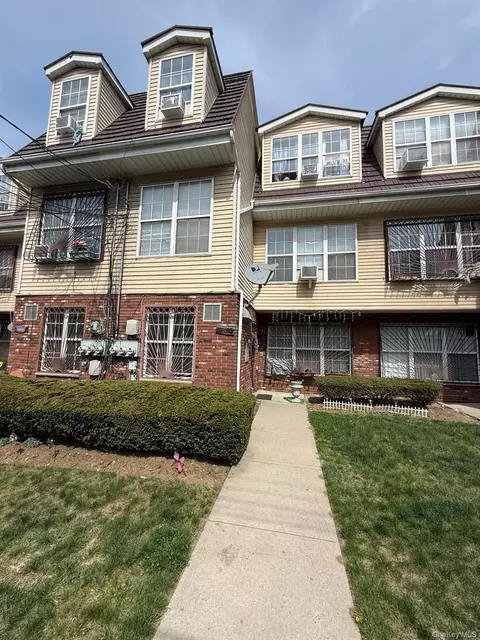 108-23 160th St #23B, Jamaica, NY 11433