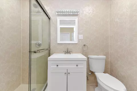 Bath - 147-12 70 Rd, Flushing, NY 11367 photo 1 of 5