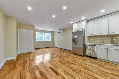 Living - 147-12 70 Rd, Flushing, NY 11367 photo 2 of 7