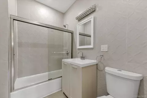 Bath - 147-12 70 Rd, Flushing, NY 11367 photo 4 of 5