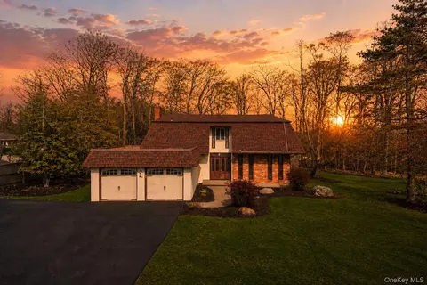 84 Tennyson Dr, Clarkstown, NY 10954
