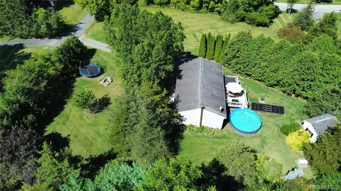 5 Red Cedar Ln, North East, NY 12546