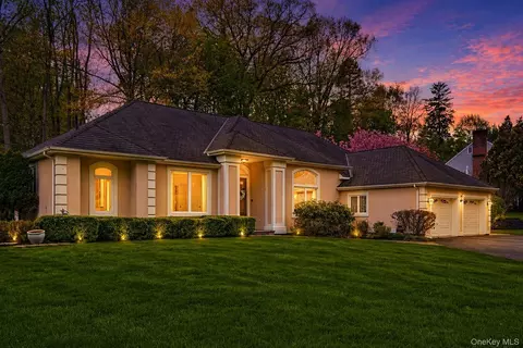 14 Glen Ln, Newburgh, NY 12550