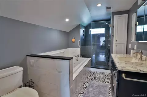 Bath - 176 Williams Rd, Red Hook, NY 12571 photo 3 of 4