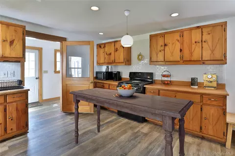 Kitchen - 176 Williams Rd, Red Hook, NY 12571 photo 1 of 2