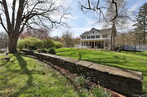 176 Williams Rd, Red Hook, NY 12571
