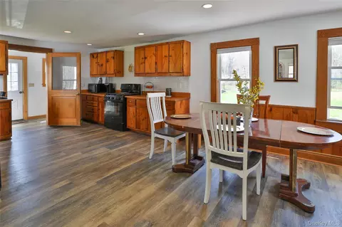 Dining - 176 Williams Rd, Red Hook, NY 12571 photo 2 of 2