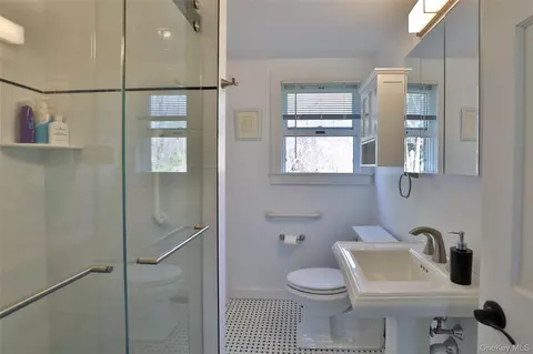 Bath - 176 Williams Rd, Red Hook, NY 12571 photo 1 of 4
