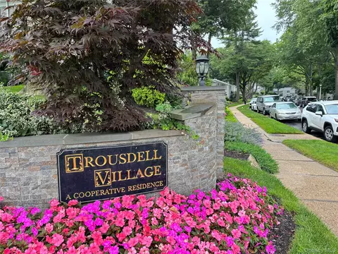 77 Glen Keith Rd #77L, Glen Cove, NY 11542