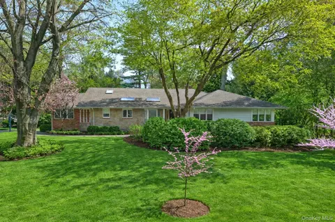 5 South Br, North Hempstead, NY 11576