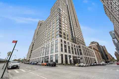 220 Riverside Blvd #3G, New York, NY 10069
