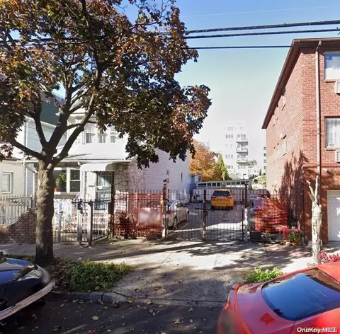 170-15 90th Ave, New York, NY 11432