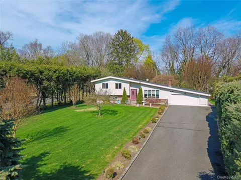11 Laurie Pl, Glen Cove, NY 11542