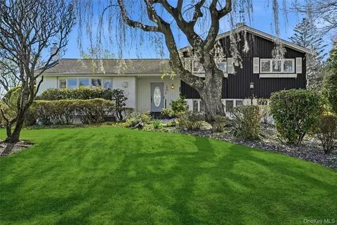 17 Manning Dr, East Northport, NY 11731