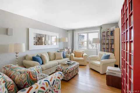 400 E 54th St #25CDE, New York, NY 10022