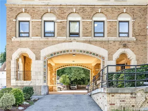 1 Elm St #5G, Eastchester, NY 10707