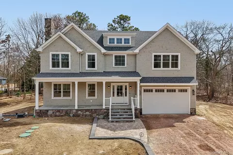 Exterior - 17 Cedar Ln, Brookhaven, NY 11772 photo 3 of 8