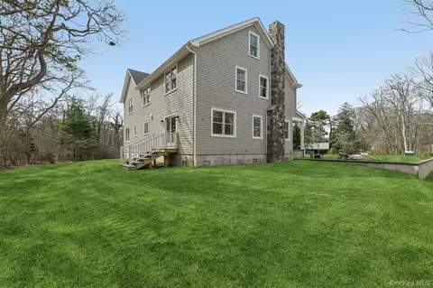 Exterior - 17 Cedar Ln, Brookhaven, NY 11772 photo 6 of 8