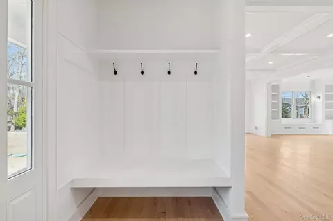 Entry Way - 17 Cedar Ln, Brookhaven, NY 11772 photo 2 of 4