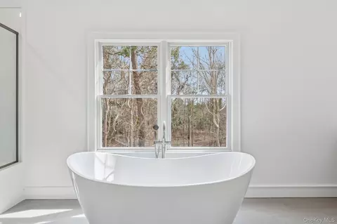 Bath - 17 Cedar Ln, Brookhaven, NY 11772 photo 2 of 7