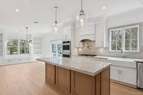 Kitchen - 17 Cedar Ln, Brookhaven, NY 11772 photo 3 of 6